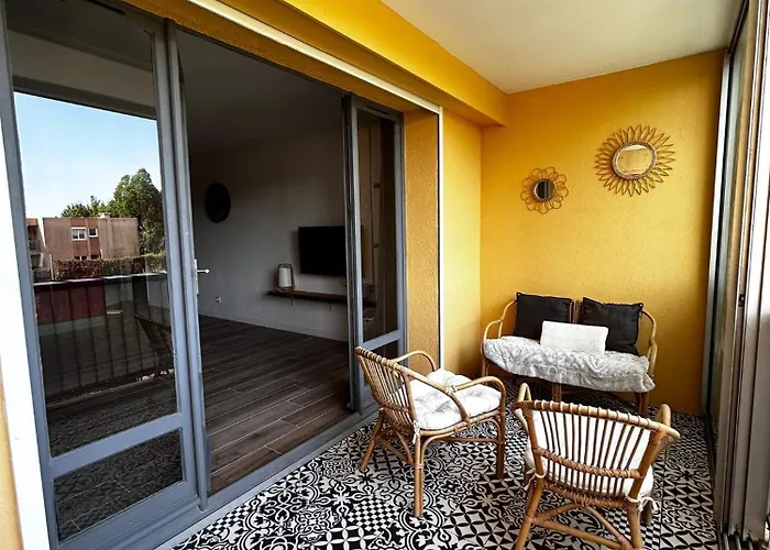 Nid Douillet A Frejus Avec Paking Prive & Loggia Ensoleillee - Proche Plages