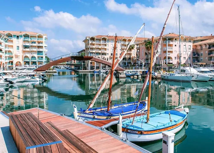 Nid Douillet A Frejus Avec Paking & Loggia Ensoleillee - Proche Plages