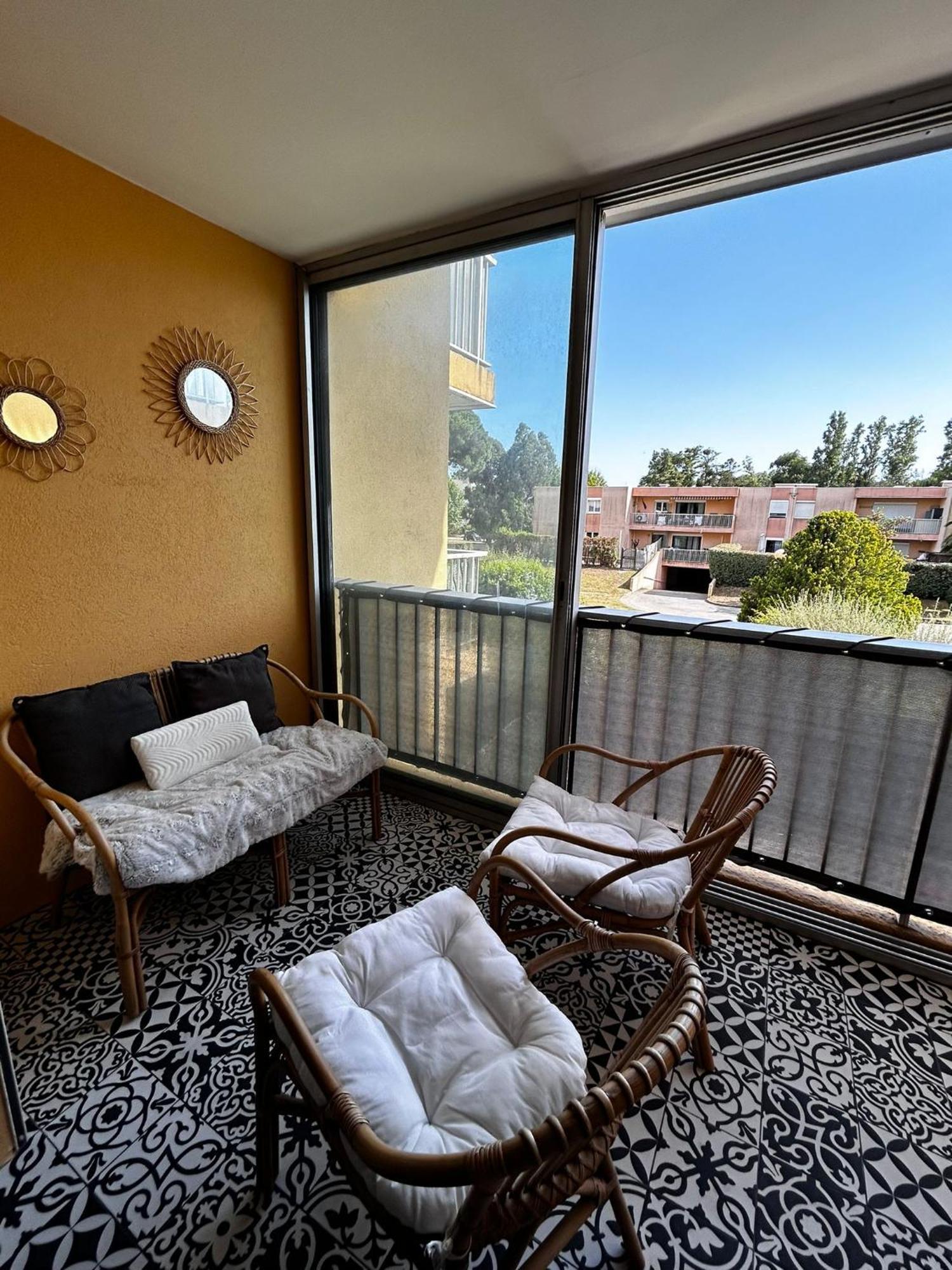Nid Douillet A Frejus Avec Paking Prive & Loggia Ensoleillee - Proche Plages * Frejus